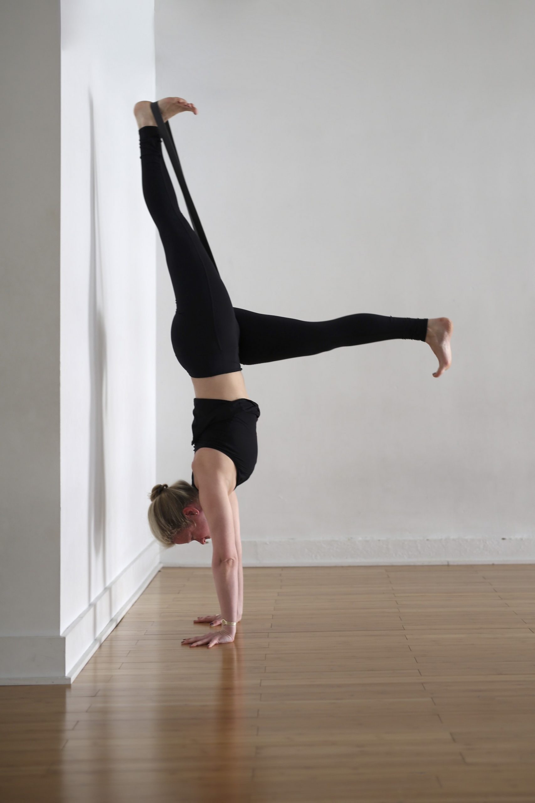 Handstand with Traction Belt