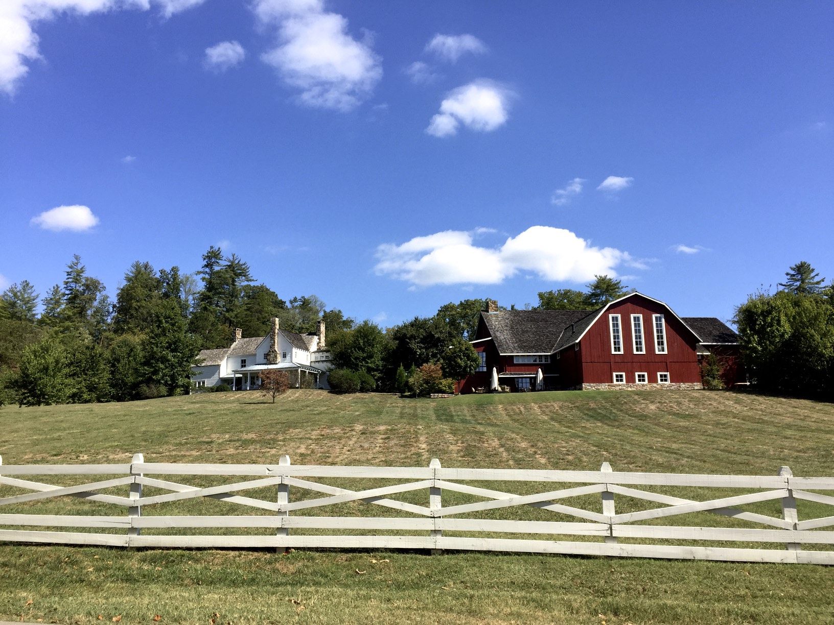 white house and red barn at Blackberry Farm resort
